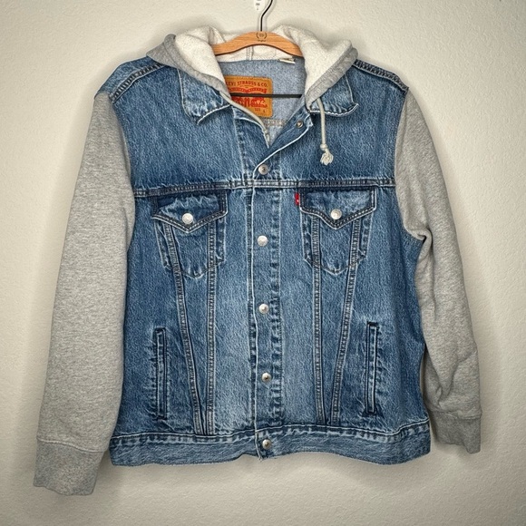 Levi's Other - Levi's Men's Hybrid Hoodie Trucker Jacket in Medium Wash- Sz L